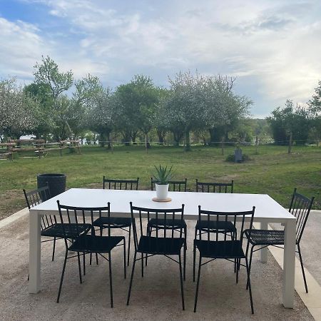 Gite A La Campagne Au Bord D'Un Lac 8 Personnes Saint-Quentin-sur-Charente Dış mekan fotoğraf
